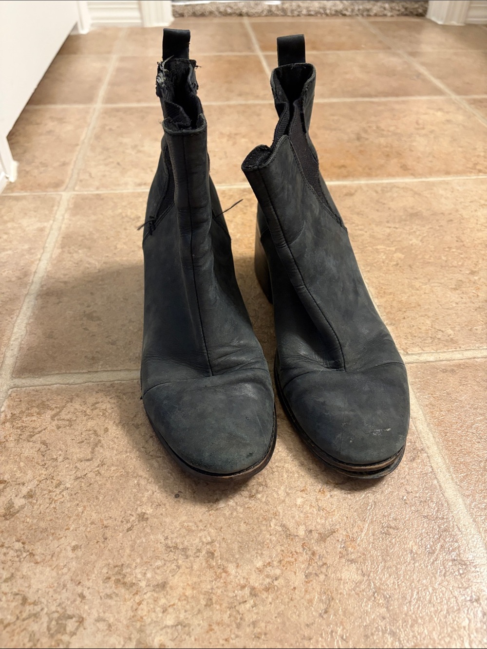 Toms black boots
